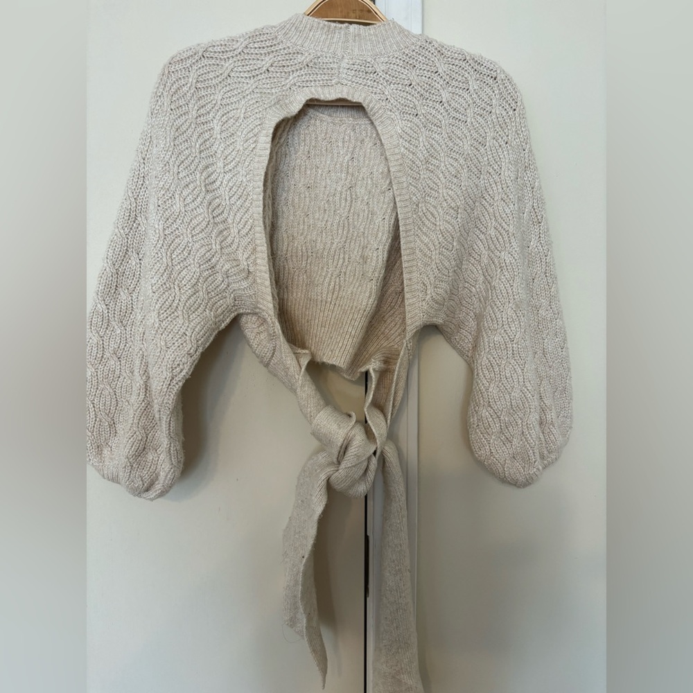 Forever 21 Cropped Oatmeal Sweater Top with Back Cutout Women’s Size Small - Picture 2 of 12